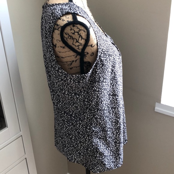 GAP sleeveless blouse - Picture 2 of 6